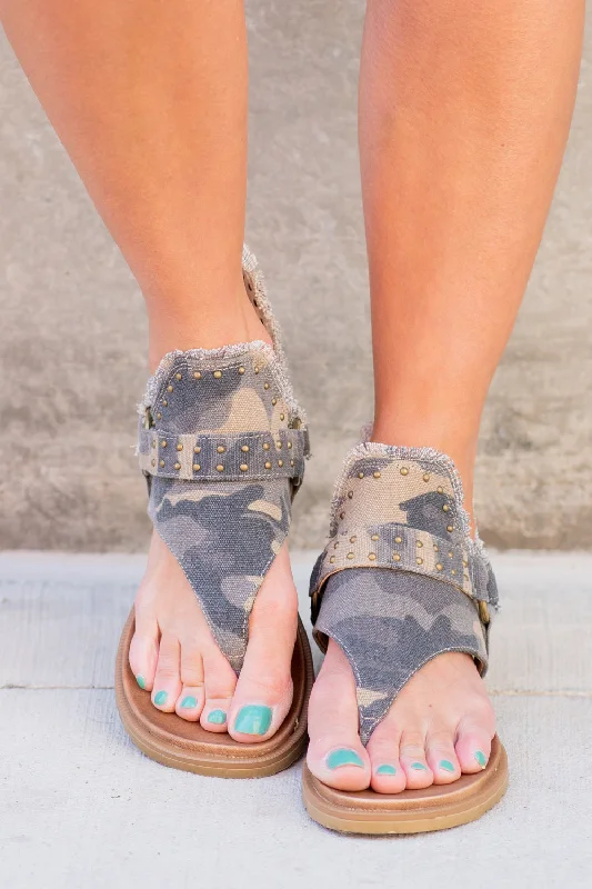 Journey Camo Green Zip Sandals